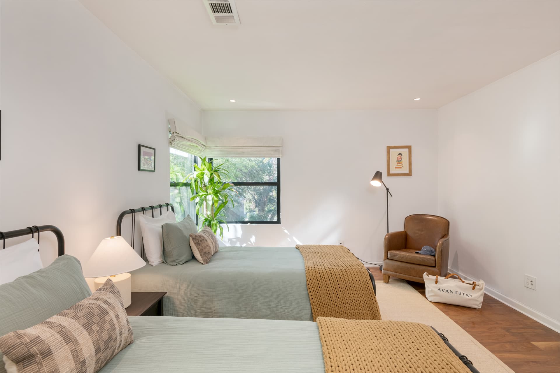 Silver Screen - Image 27