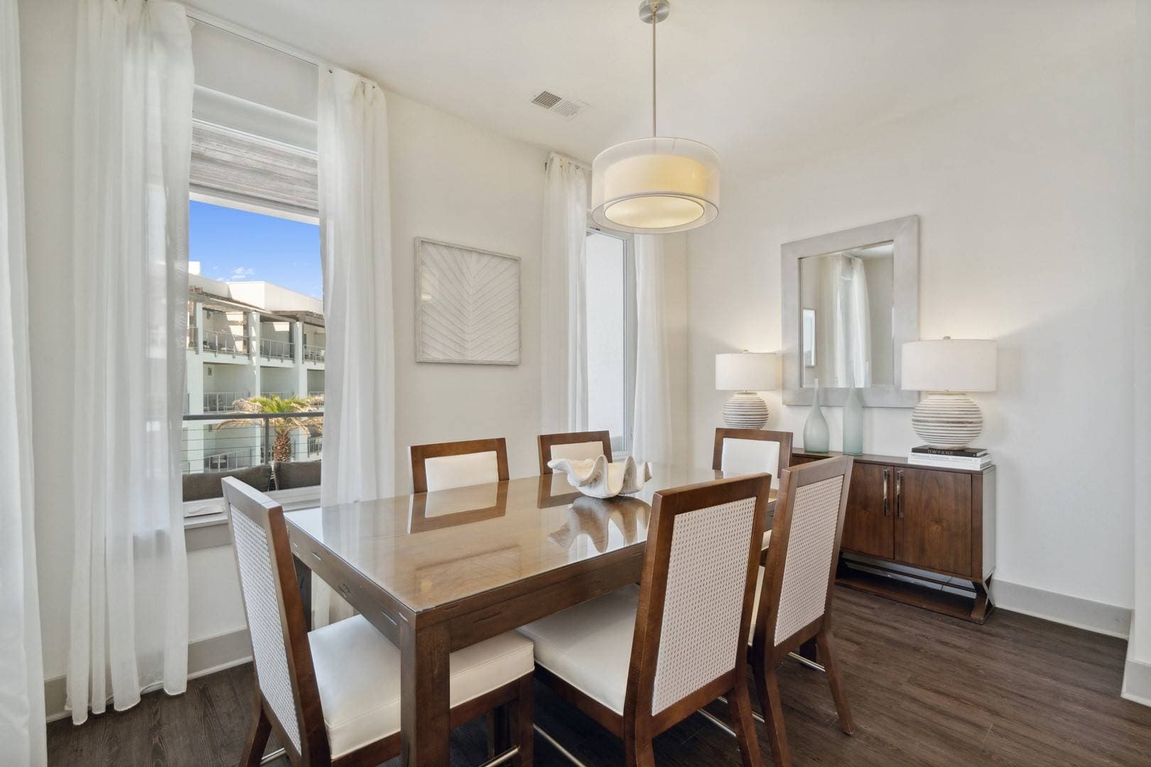 Pointe Residence - Image 8