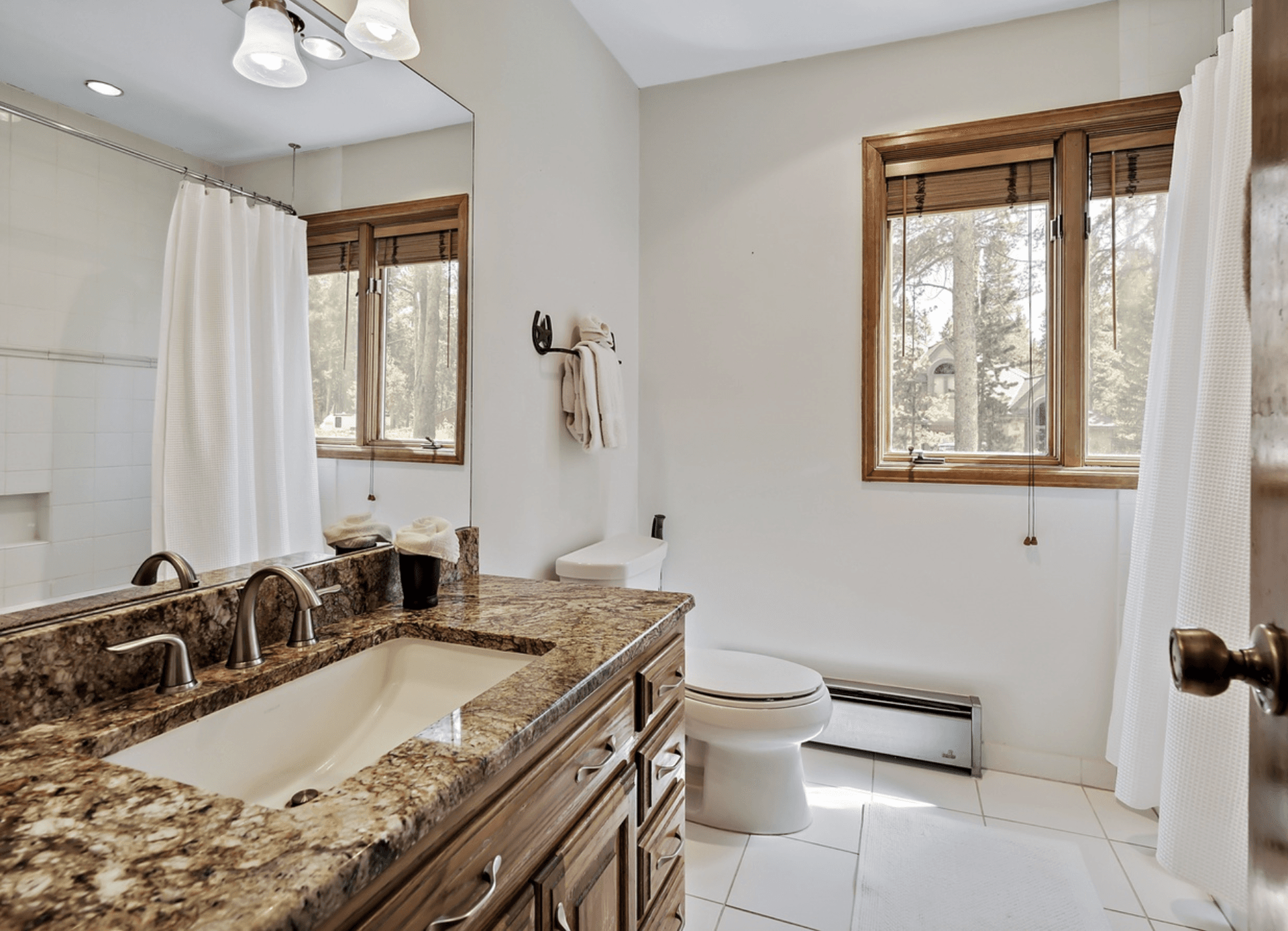 Sapphire Chalet - Image 24