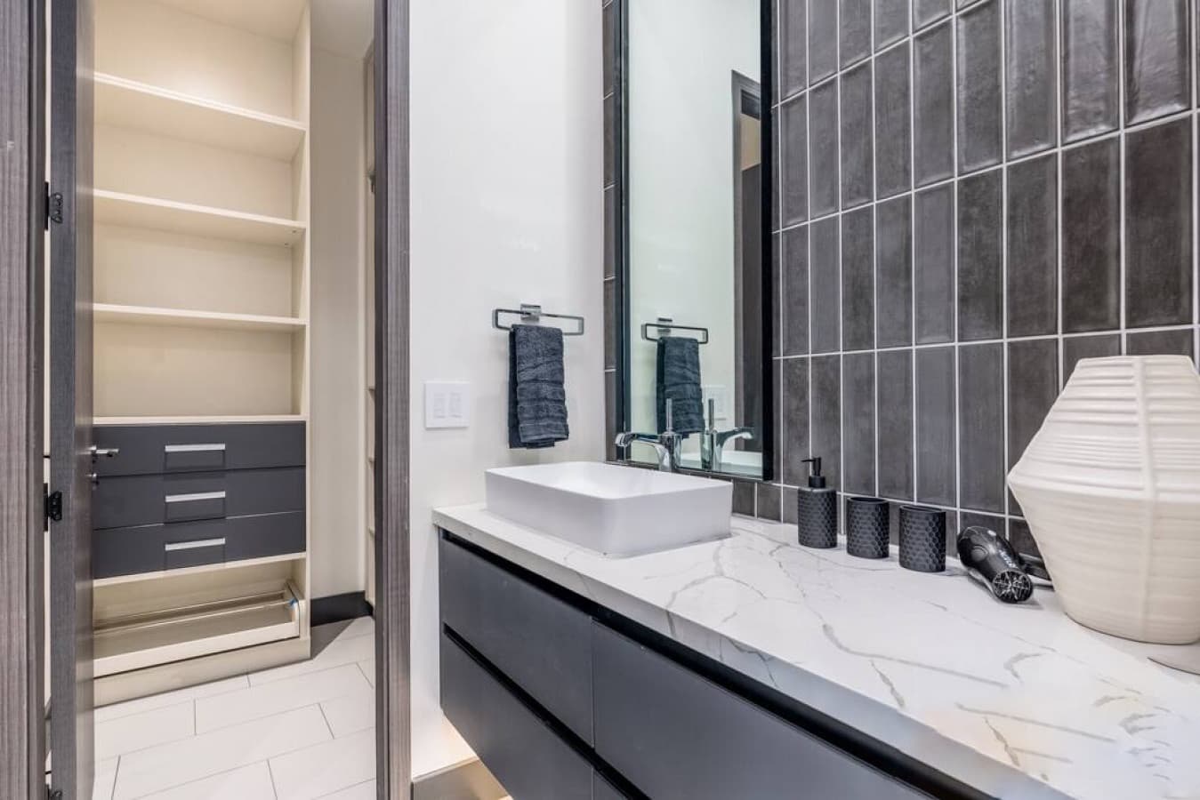 Scottsdale Desert Paradise - Image 40