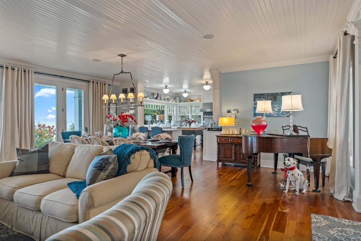 Goettelman's Lake House - Image 4