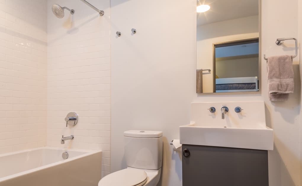 Lake Cabin #11 - Image 21