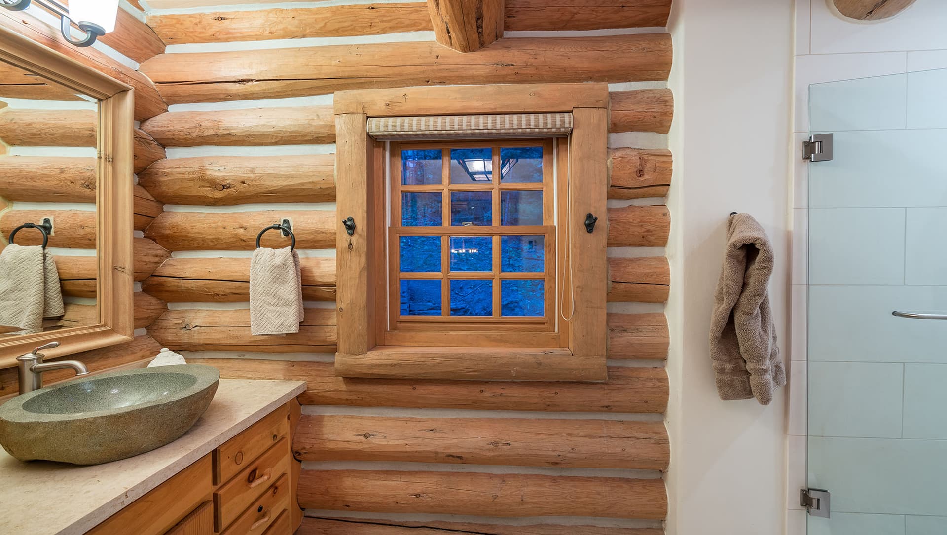 Yellow Brick Cabin - Image 17