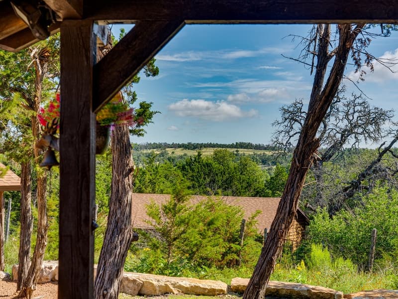 Cedar Bliss Texas Cabin - Image 26