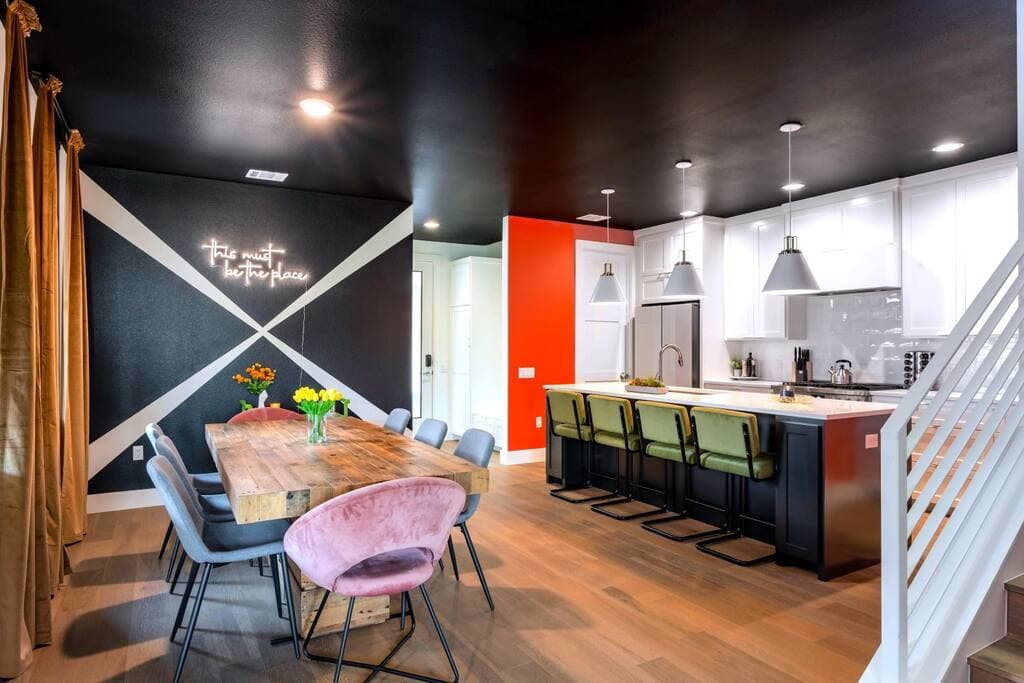 Queen's Gambit - Image 8