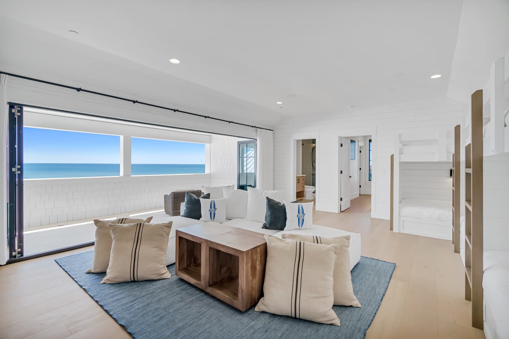 Grand Pearl - Image 142