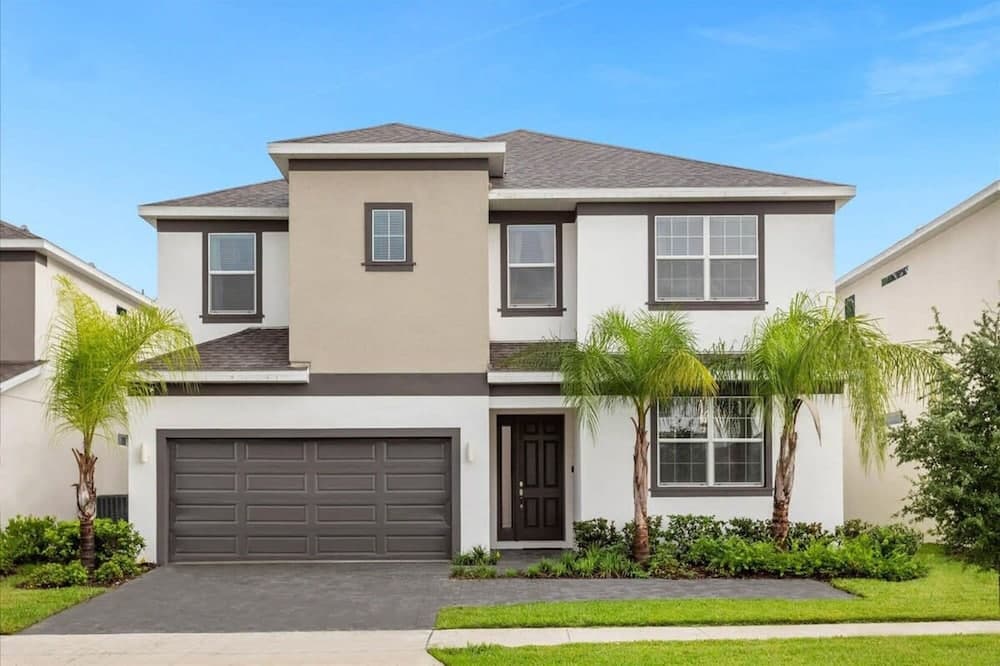 Prime Theatre Retreat - Image 55