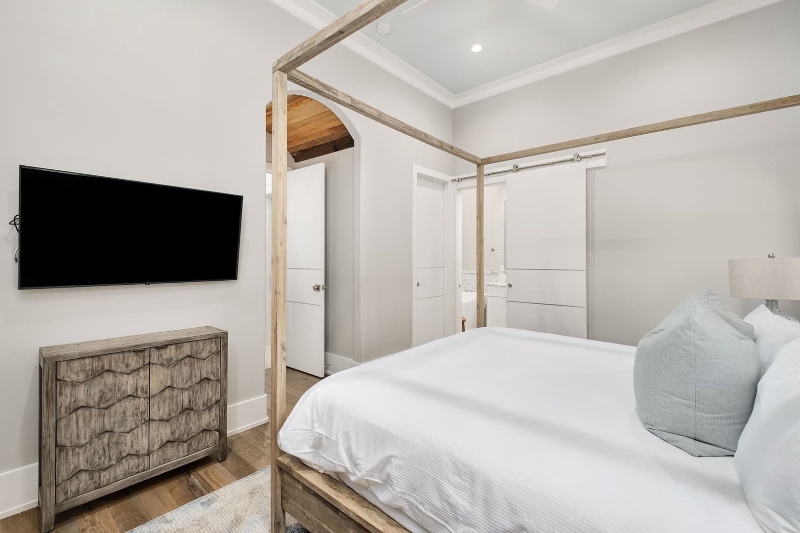 Coastal Dream Manor - Image 38