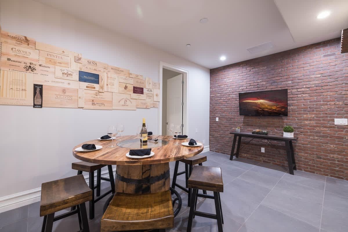 Estate on Shea - Image 12