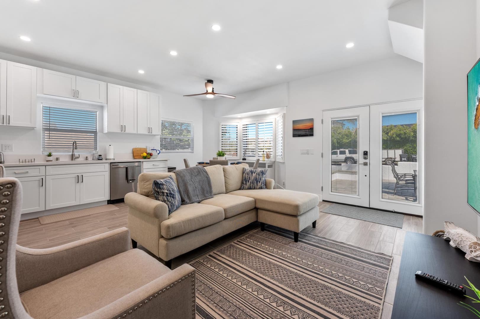 Casa Blanca - Image 23