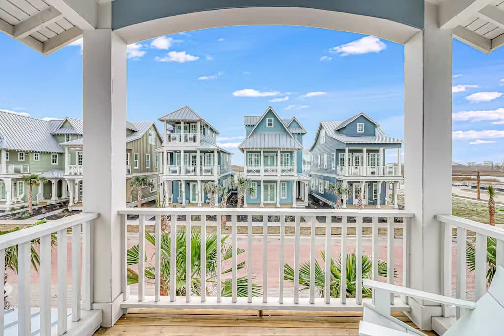 Beachin' Bungalow - Image 36