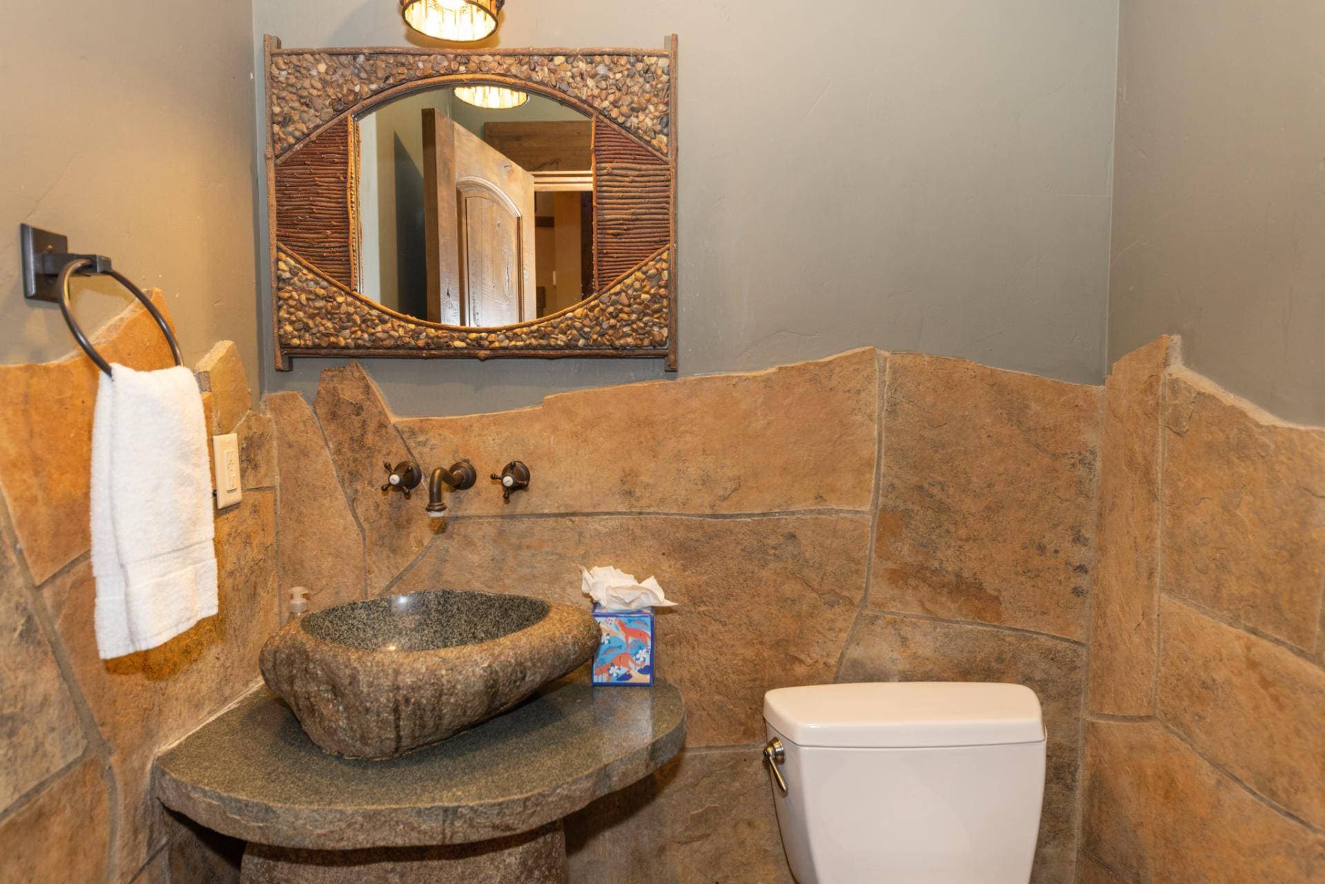 Lumber Jack Lodge - Image 37