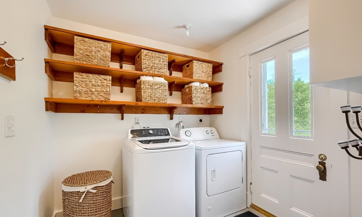 Captain Doane House - Image 35