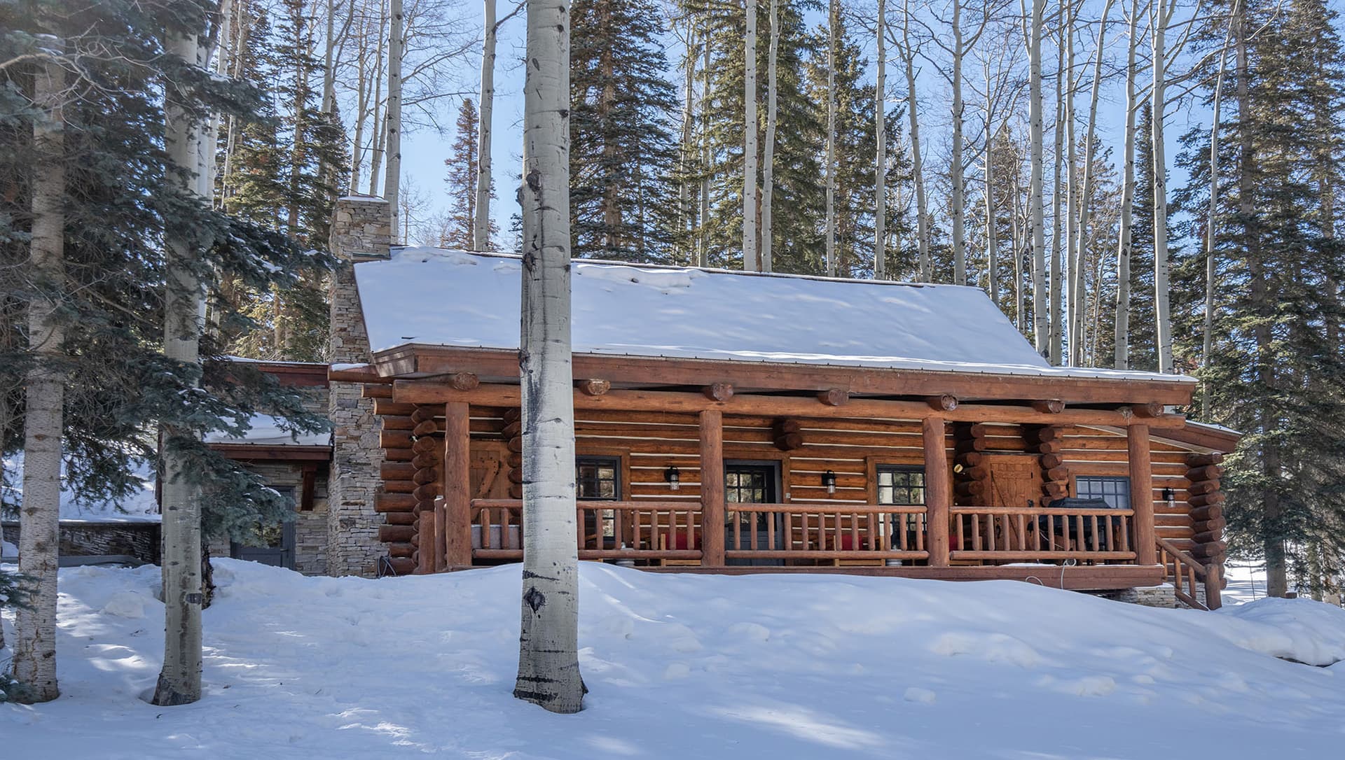 Yellow Brick Cabin - Image 22