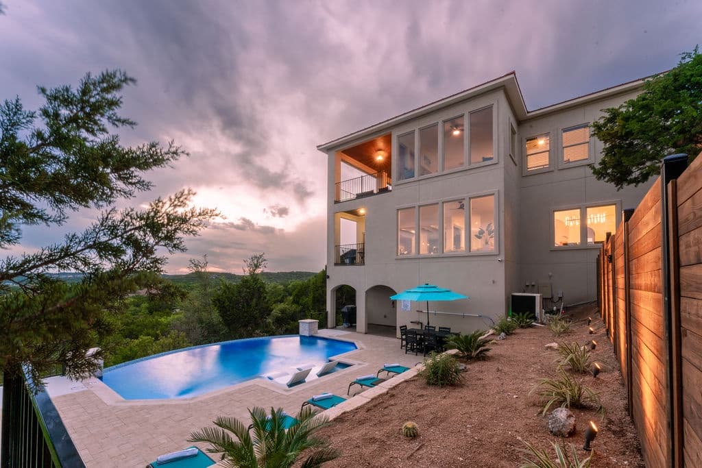 Taking in the View House - Image 42