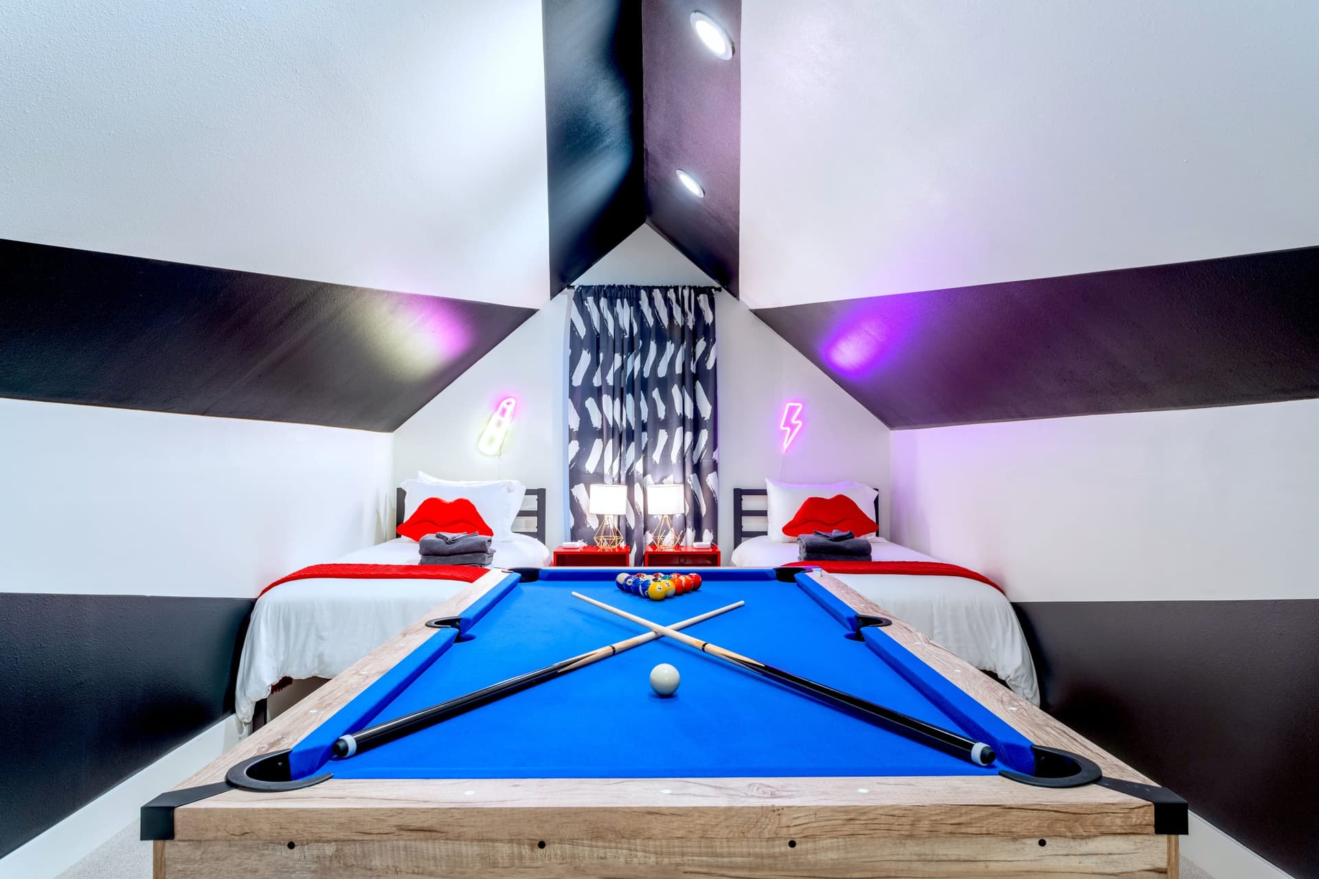 Queen's Gambit - Image 18