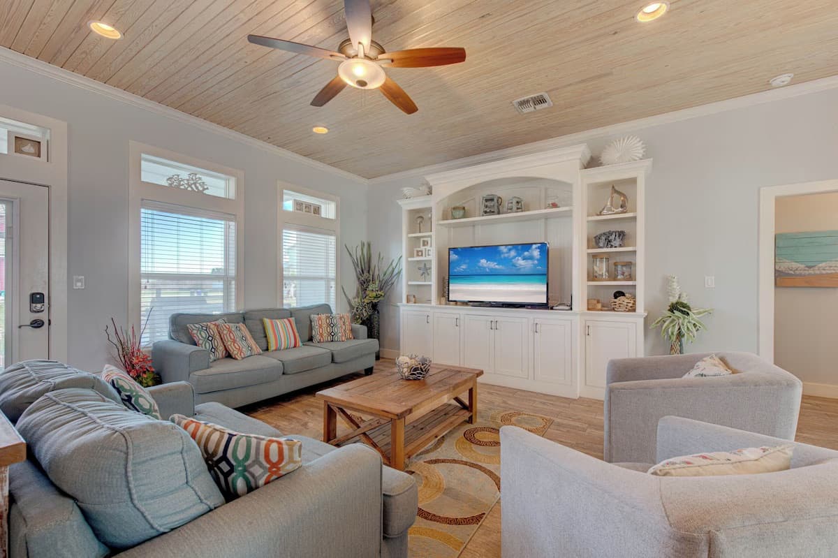 Postcard From Paradise - Image 4