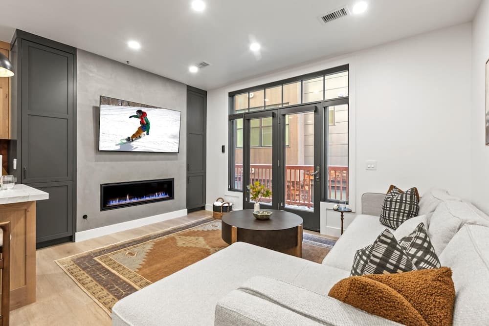 Lift Lodge #103 - Image 1