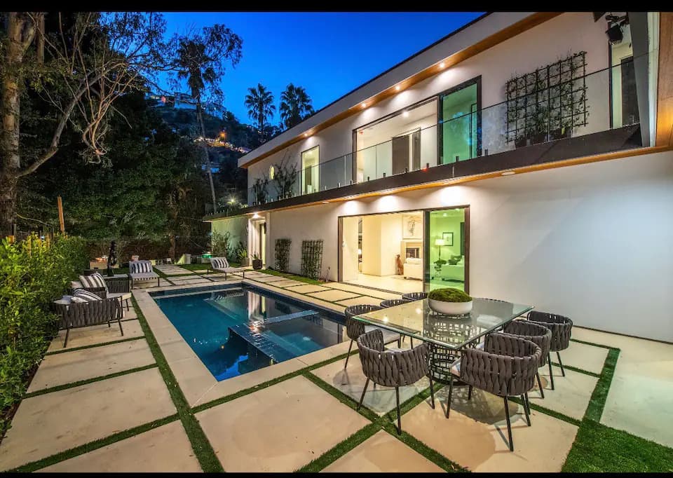 Hollywood Regency Villa - Image 2