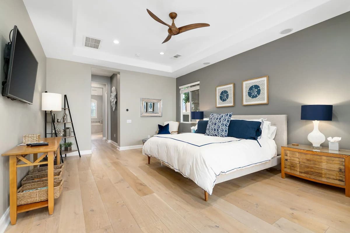 Lake View Home - Image 14