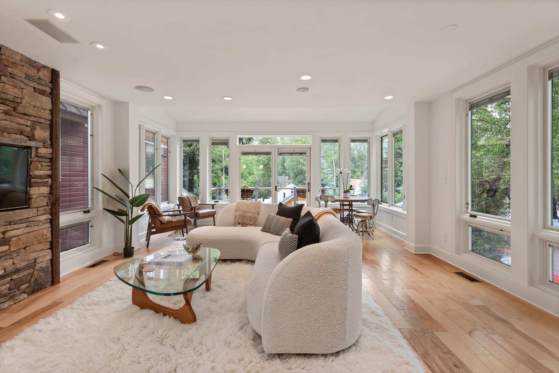 Apres Serene Lodge - Image 1