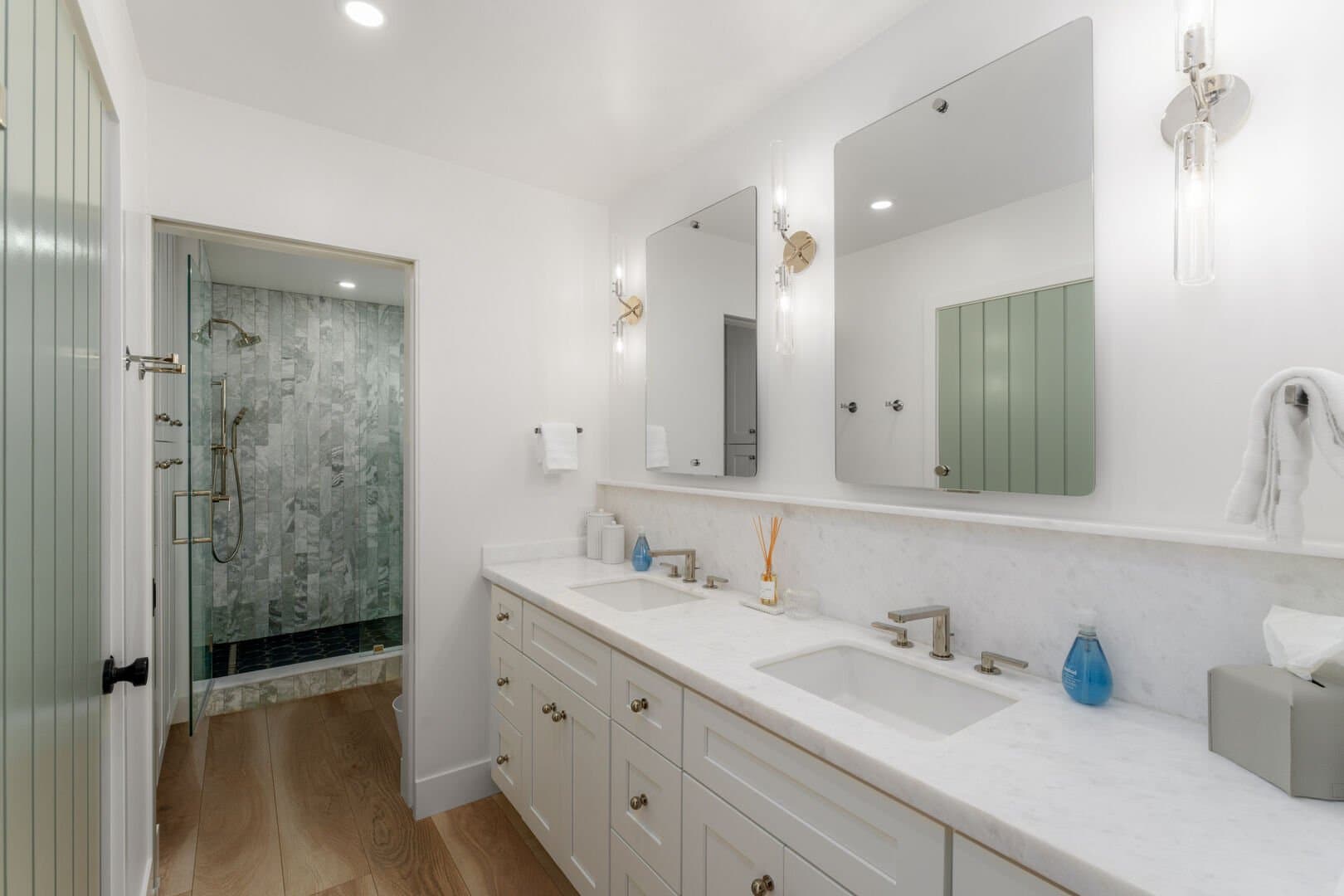 Island Paradise - Image 19