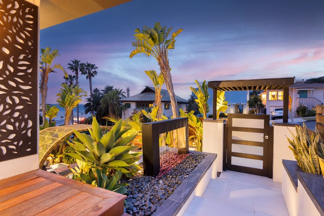 Moonlight Modern - Image 3