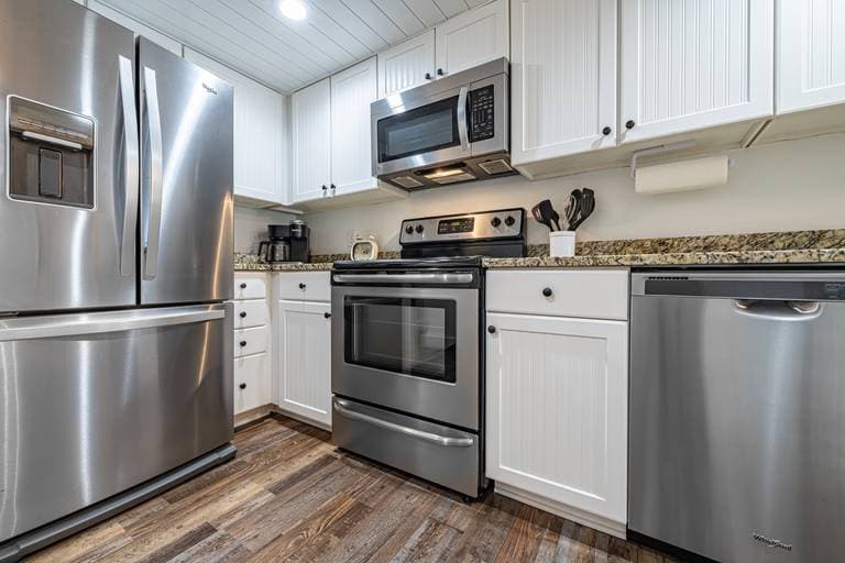 Bayou Townhome - Image 10