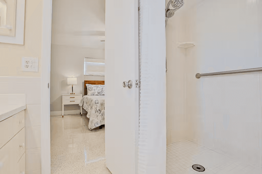 Corner by the Coast - Image 16