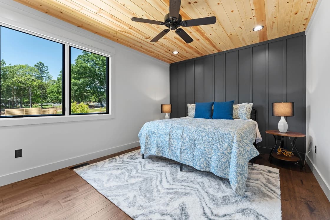 Lakefront Serenity Lodges - Image 26