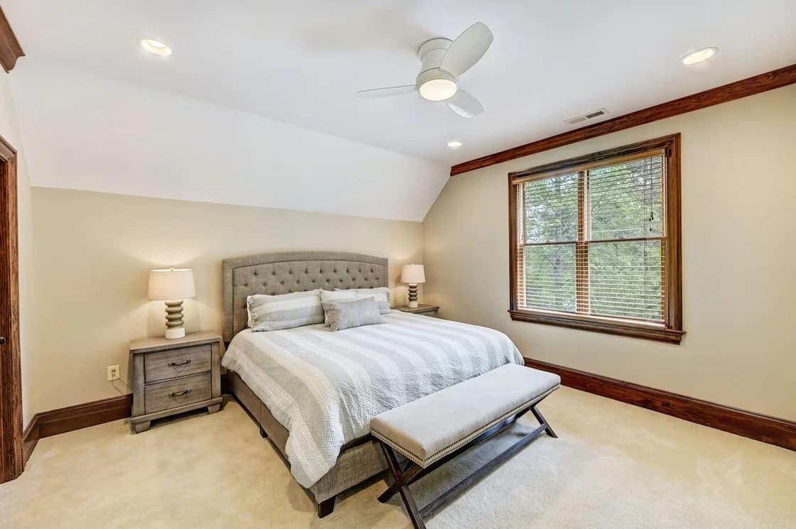 Sunset Shores Grand House - Image 26