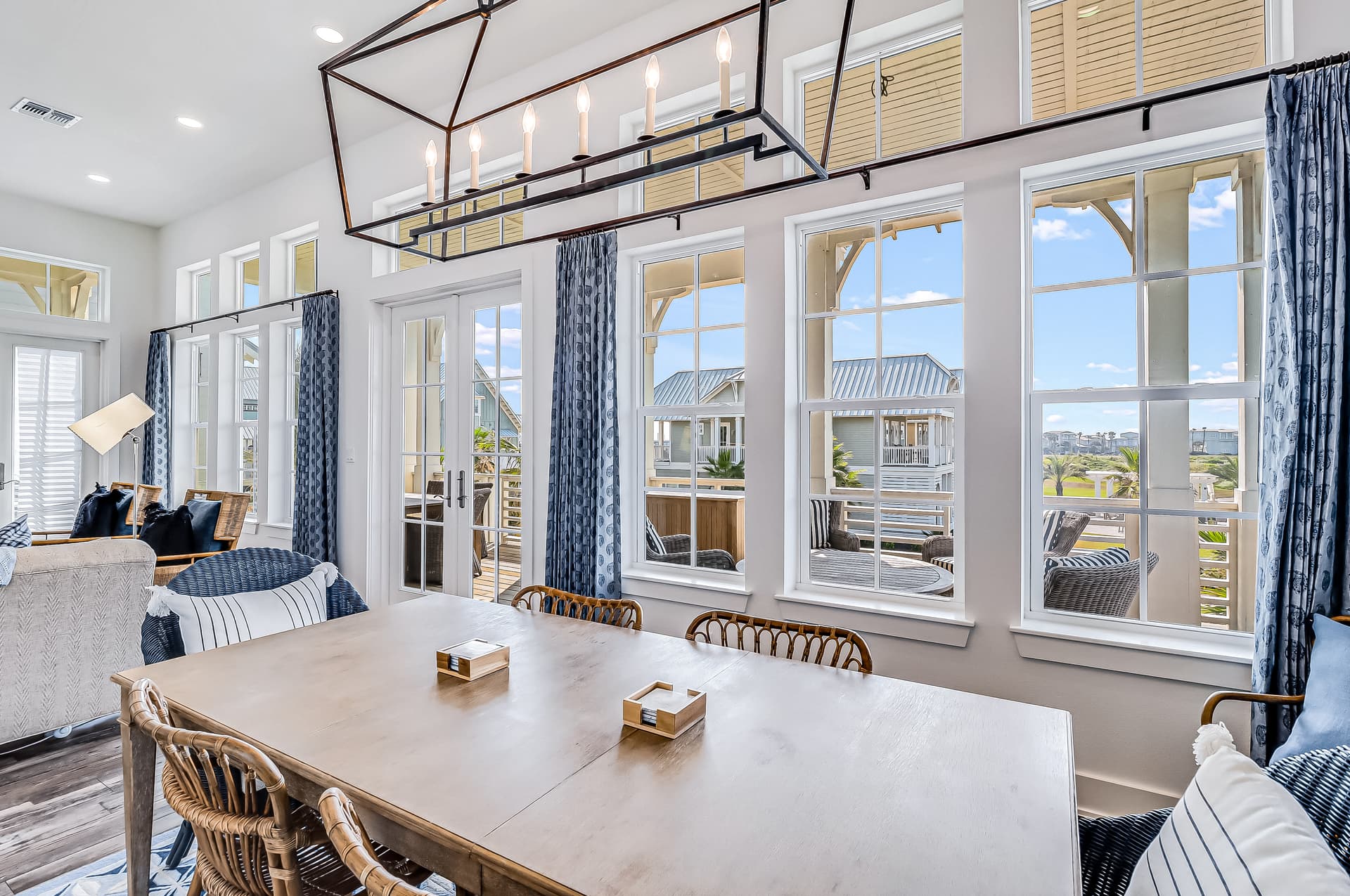 Sunset House - Image 10