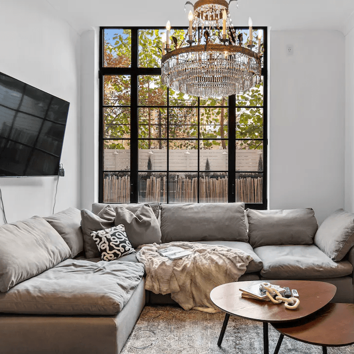 Clinton Home - Image 32