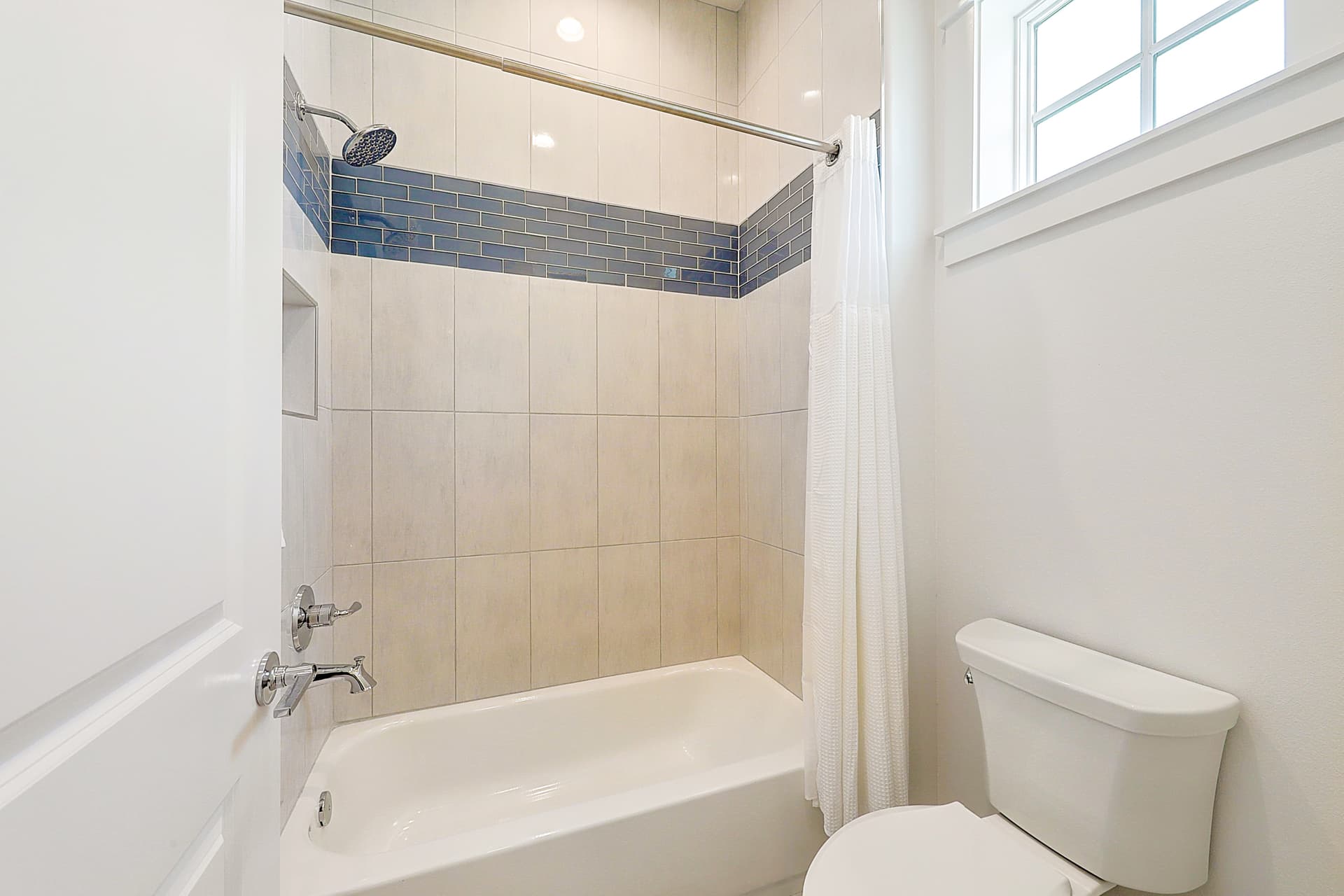 Sunset on the Ninth - Image 18