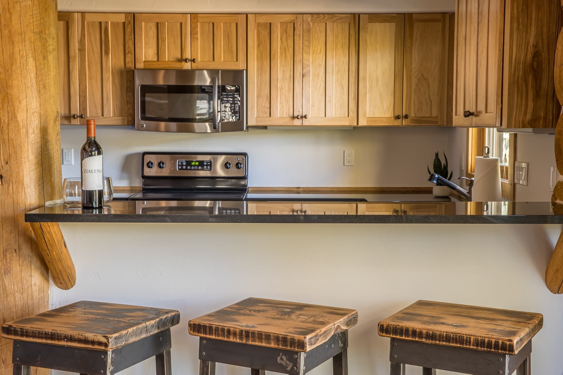 Chief Gull Cabin - Image 5