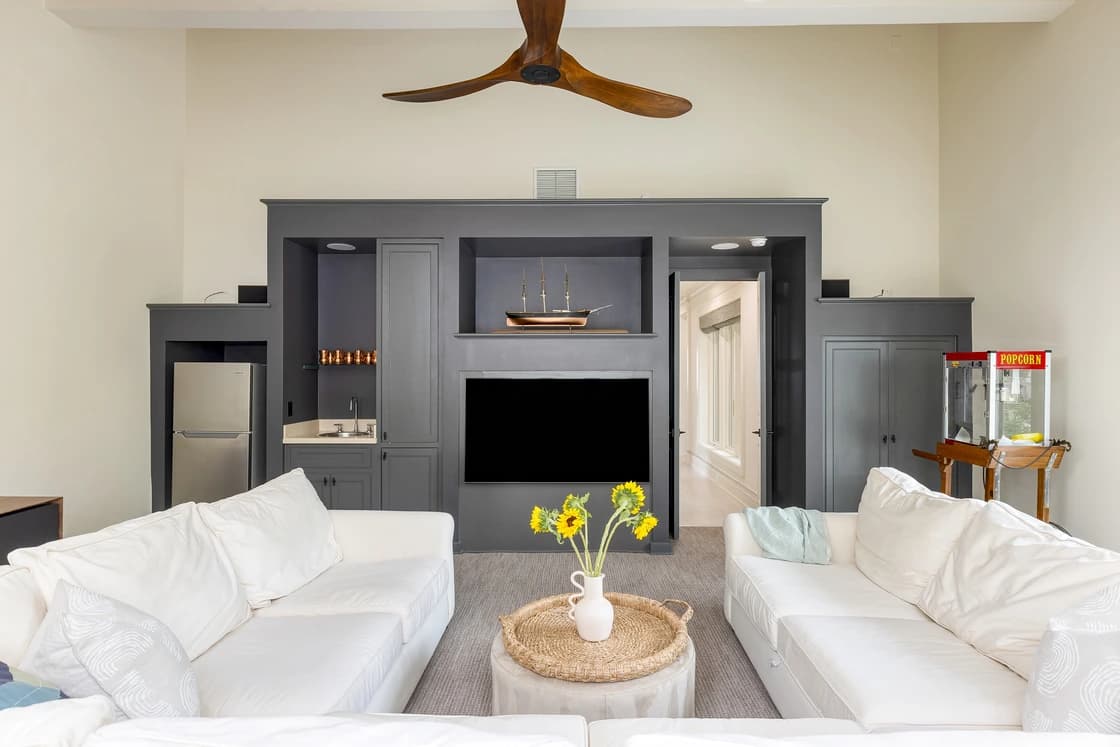 South Beach Serenity - Image 20