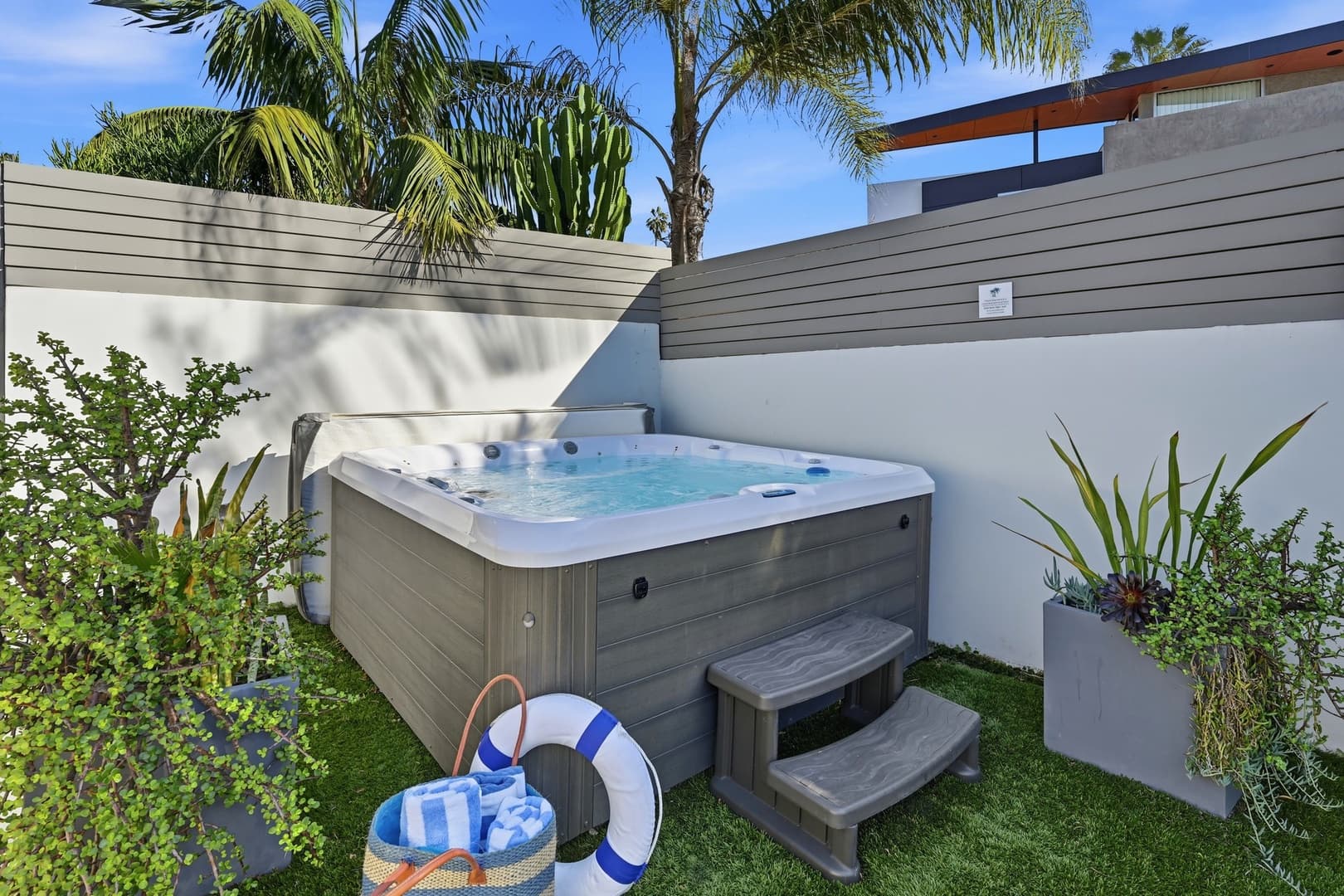 Dolphin Home - Image 2