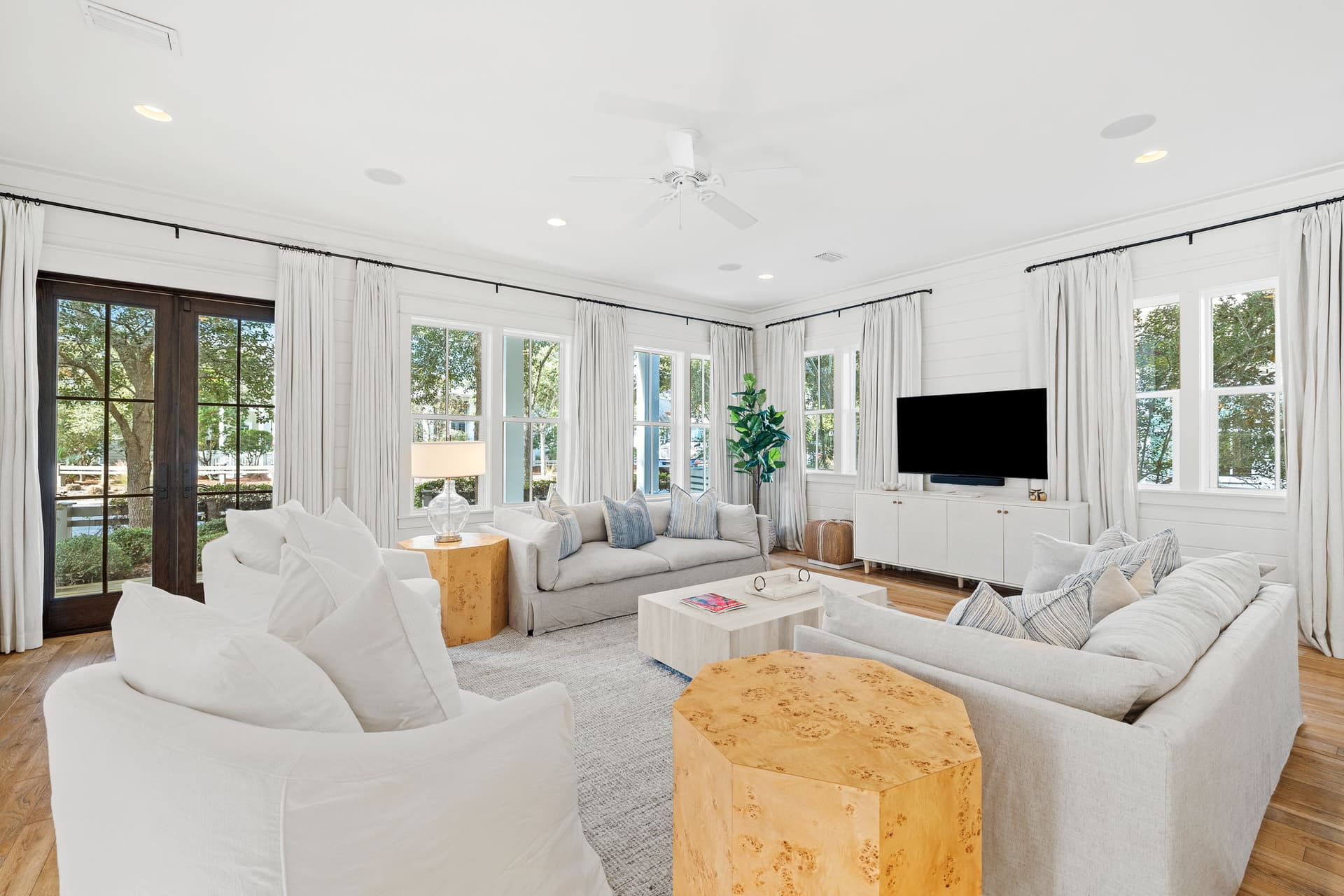 Sunflower Place - Image 1