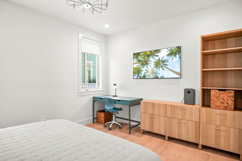 Marky P and the Funky Beach - Image 20