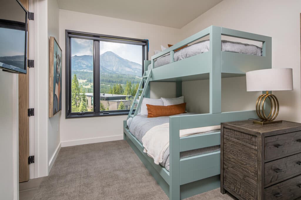 Rustic Madison Lakelodge - Image 15