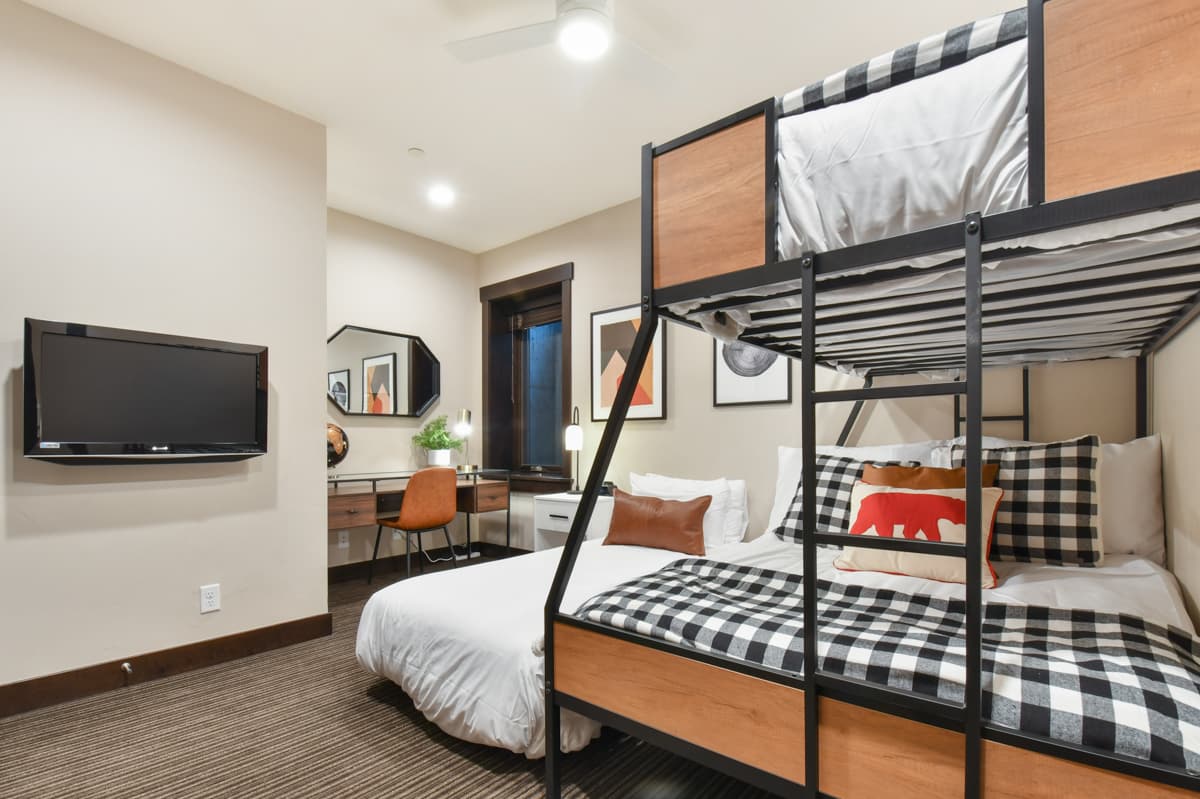 Red Wagon House - Image 34