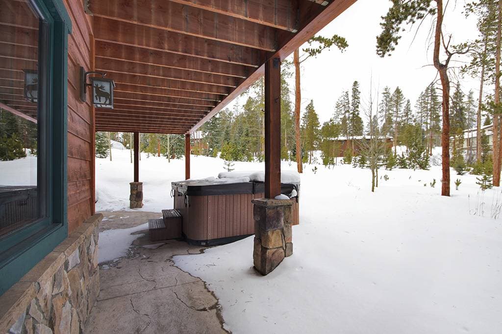 Pine Needle Lodge - Image 44