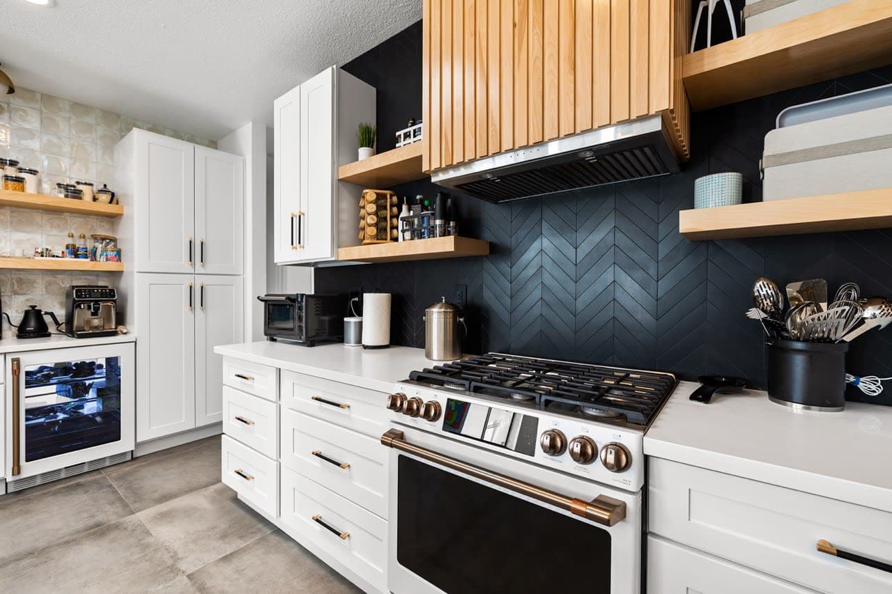 Palm Lighthouse - Image 24