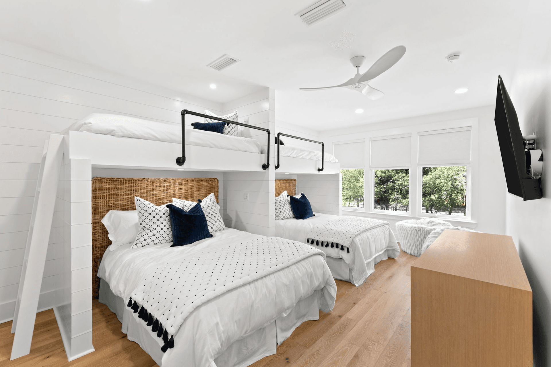 Blue Pearl - Image 29