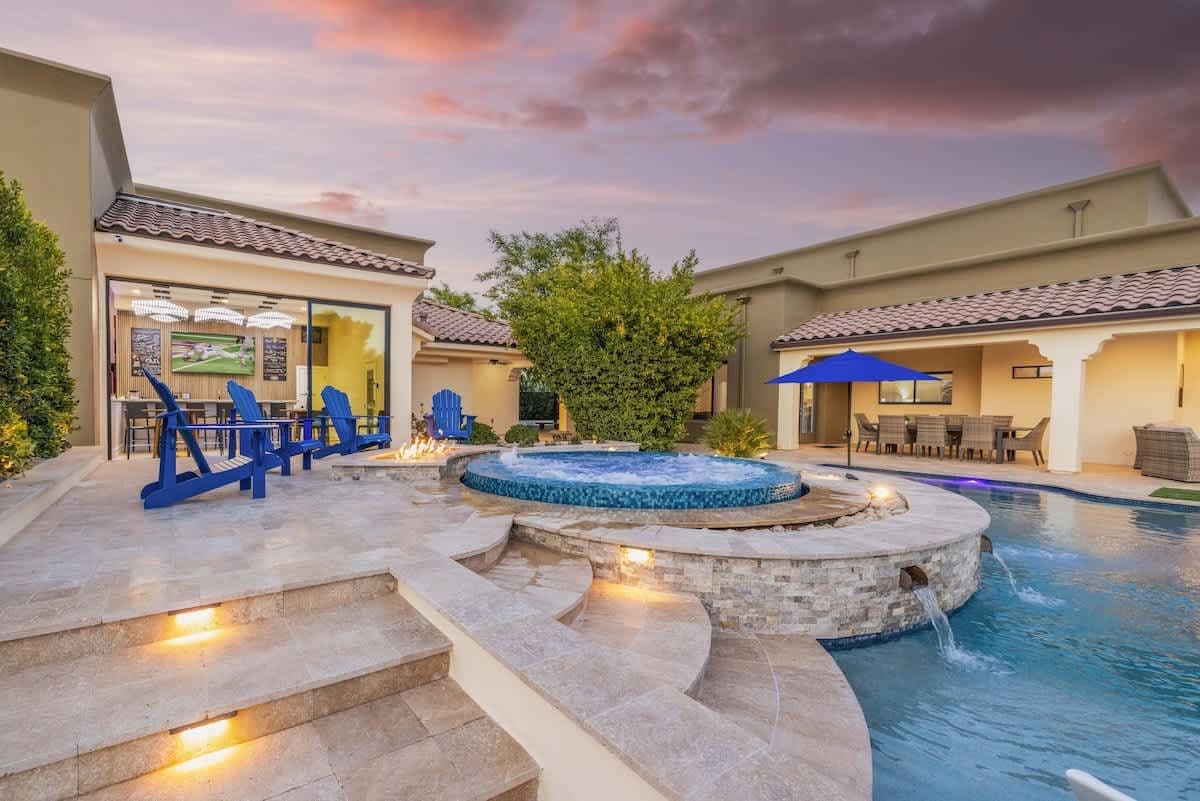 Estate on Shea - Image 62