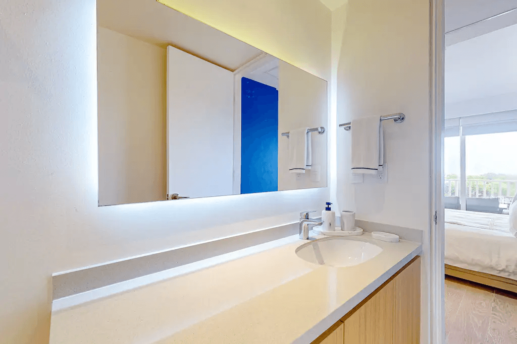 Blue House 305 - Image 11