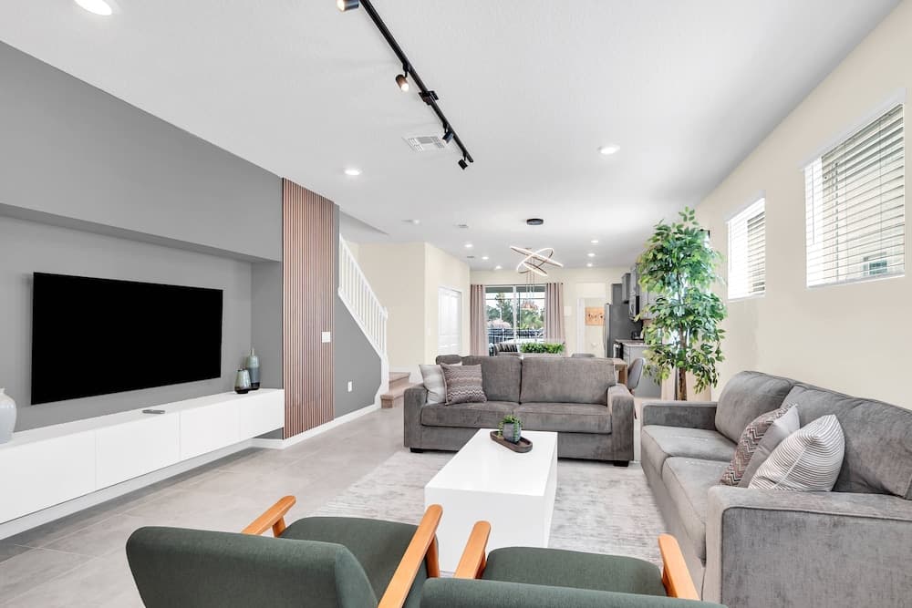 Azure Escape Manor - Image 3