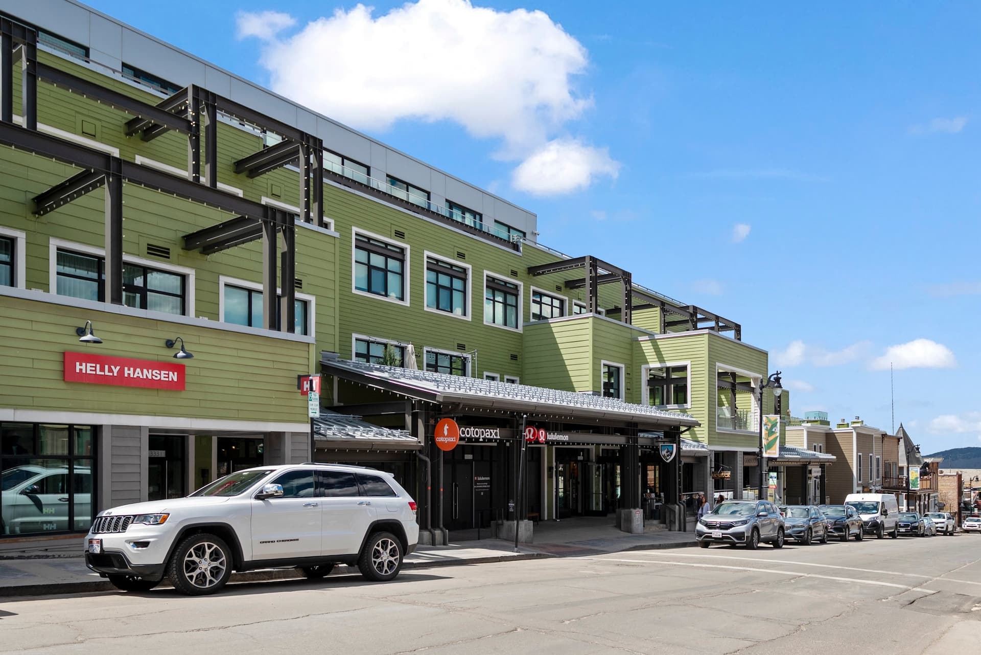 Mountain Luxe Retreat on Main - Image 37