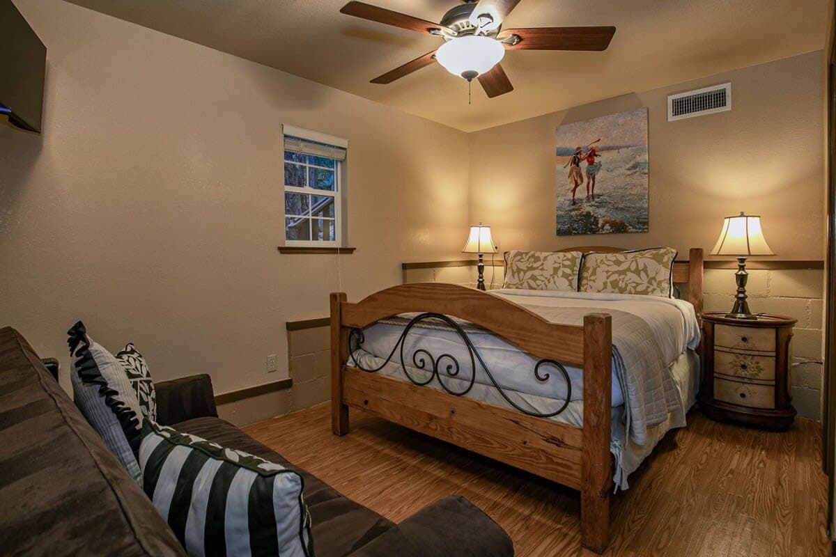 Classic Tahoe Cabin - Image 17