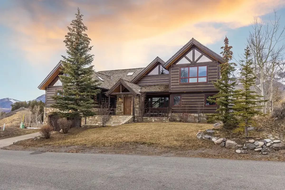 Point Place Lodge - Image 1